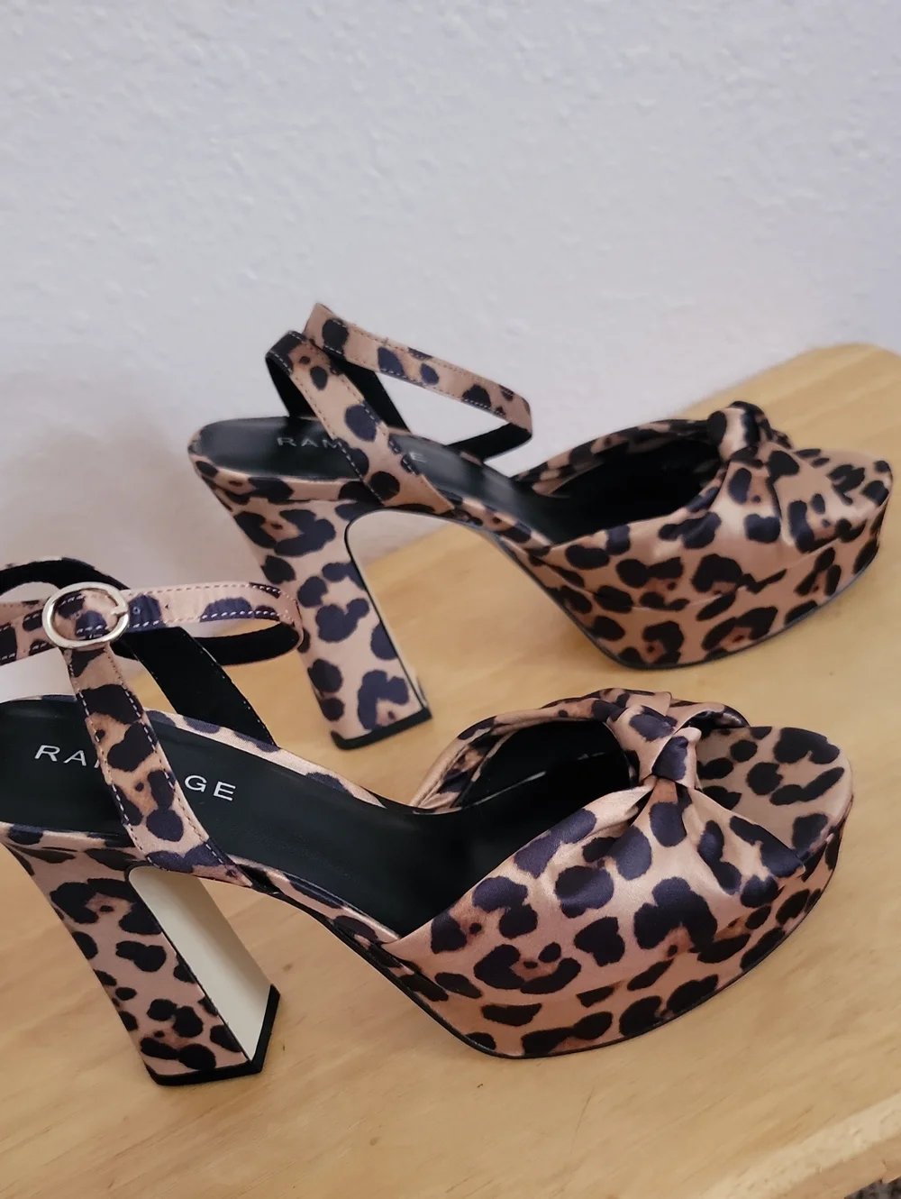 Rampage Leopard Print Platform Sandals Heels Tan Gold Black Animal Open Toe Knot